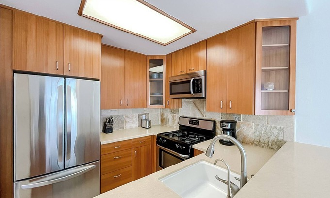 Park West Condominio | WEHO/Beverly Hills - Luxury 2BD/2.5BA + Balconies