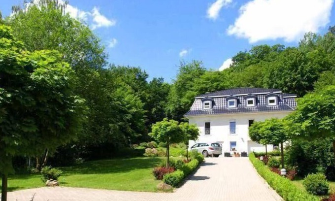 Bad Suderode Apartamento | Casa blanca en el Kurpark, Fewo Waldblick