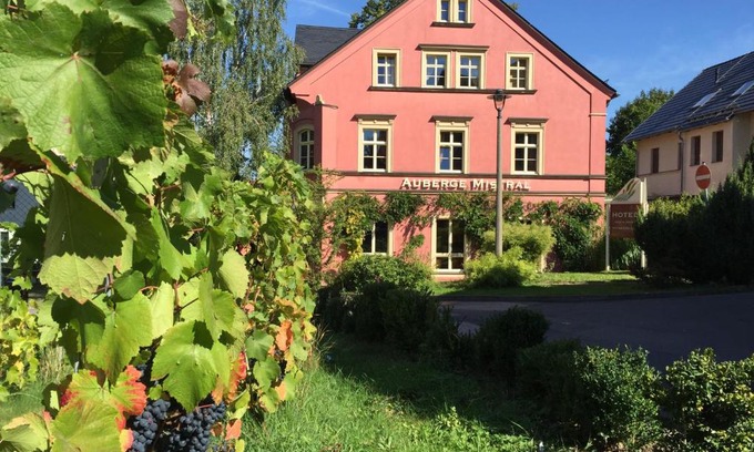 Freibergsdorf Casa | Wein-Hotel Auberge Mistral