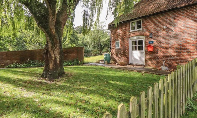 Maidstone Casa | Weir Cottage