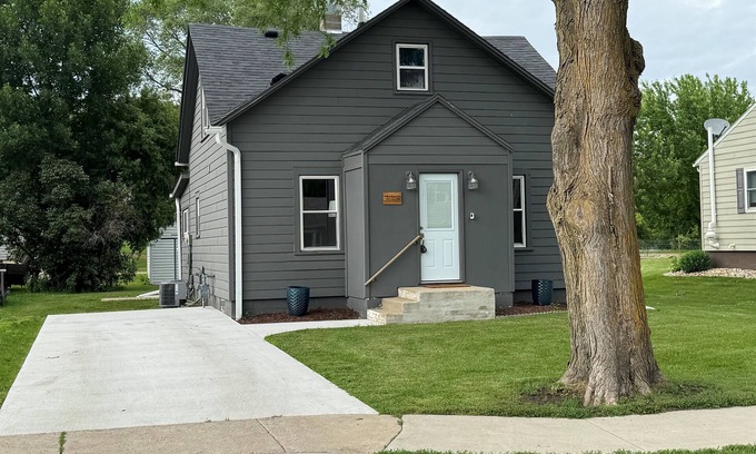 Madison Casa | Welcome DSU, Aviation Students & Madison Families! Cute, Clean & Well Stocked!