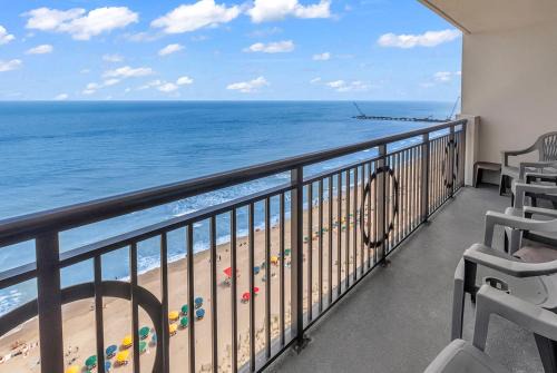Myrtle Beach Apartamento | Welcome Fall and Winter! Indoor Hot Tub - Heated Pool - Lazy Rivers - King Bed