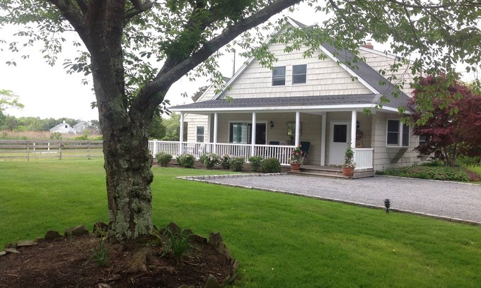 Westhampton Beach Cabaña | Bienvenido a casa * Beautiful Horse Estate Guest House On Water By The Beach