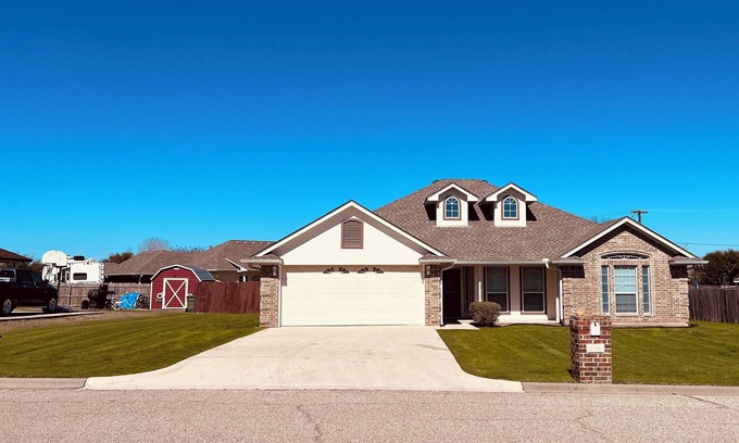Hewitt Casa | Welcome home in Hewitt, TX! Nestled in the heart of Hewitt, our newly remodeled
