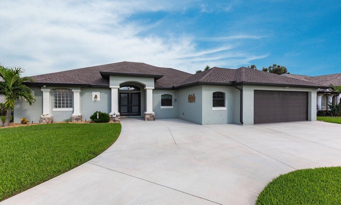White Marsh Casa | Welcome Home to Your Sunset Retreat in Beautiful Rotonda West!