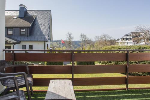 Altastenberg Apartamento | Welcome in - Ferienwohnung Sahneblick mit Balkon, Nähe Skipiste - Lenneblick 2 - Altastenberg Winterberg
