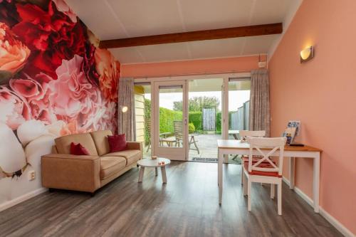 Koudekerke Apartamento | Welcome in - Sint-Anthonijshoek, studio's met eigen tuin, theeschenkerij en pluktuin
