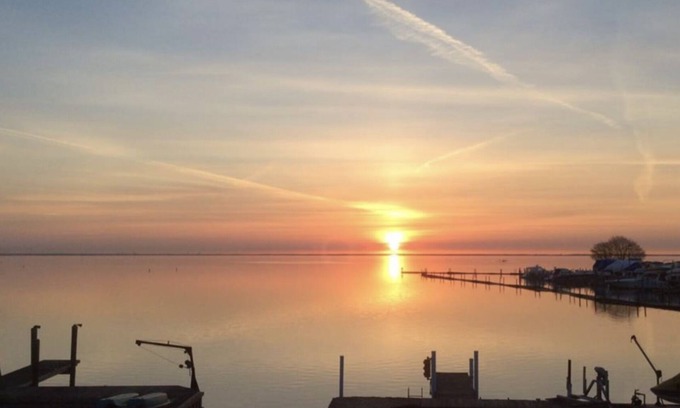 Harrison Casa | Welcome Lake Lovers, Beautiful Waterfront Home!