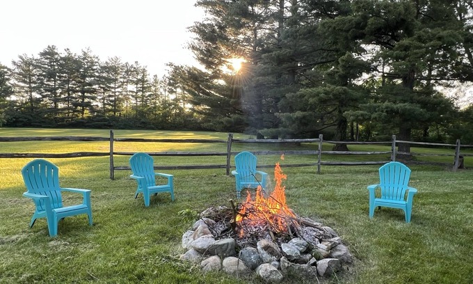 Indianapolis Casa | Welcome Race Fans! - Oversize Parking - Firepit - Mural - West Indy - Brownsburg