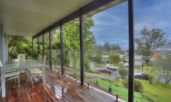 Tascott Apartamento | Welcome to your home in the beautiful coastal suburb of Tascott, NSW!