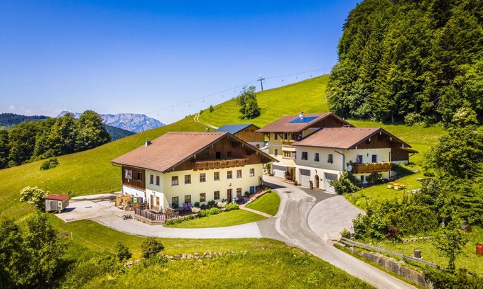 Krispl Apartamento | Granja orgánica de montaña para familias, entusiastas de los deportes de invierno, amantes de la naturaleza, cerca de la ciudad de Salzburgo.