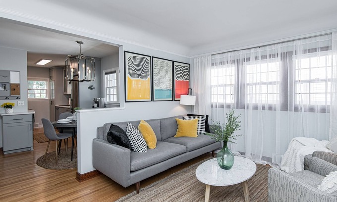 Kutzky Park Casa | Welcome to Asfar House – Walk to Mayo Clinic - 3BR Comfort - Fast WiFi