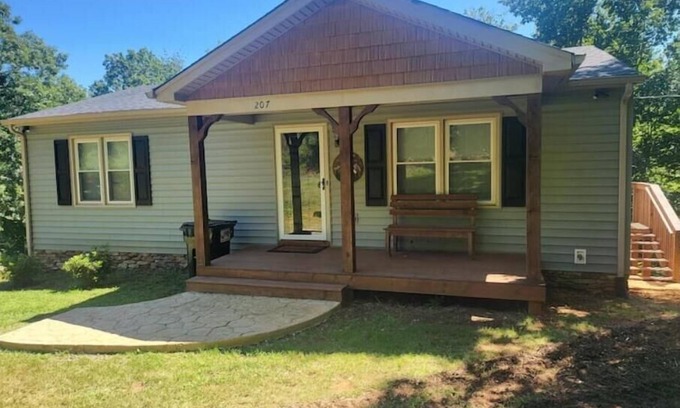 Monroe Casa | Welcome to Bear Mountain Farm