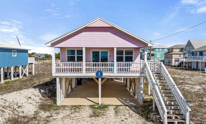 Saint Elmo Casa | Welcome to Bikini Bottom – Pet-Friendly Paradise!
