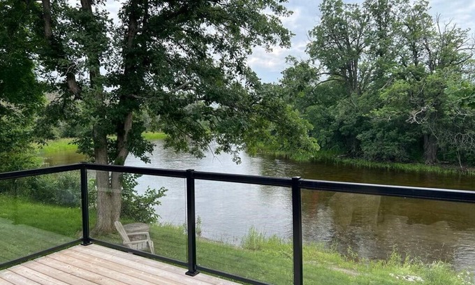 Mississippi Mills Cabaña | Welcome to Blueberry Cottage, a peaceful Oasis