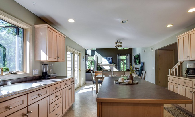 Poynette Casa | Welcome to Bucky Badger Retreat! A haven of tranquility in Poynette, WI!