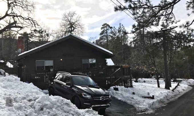 Crestline Cabina | Welcome to BunnyBear Cabin, your mountain getaway!