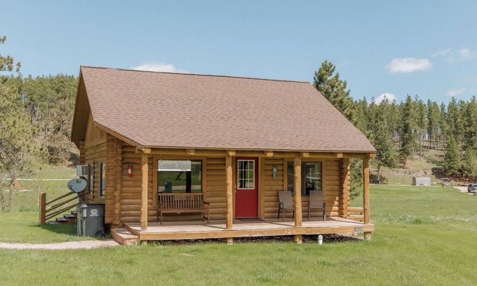 Hill City Cabina | Welcome to Canyon Wren!