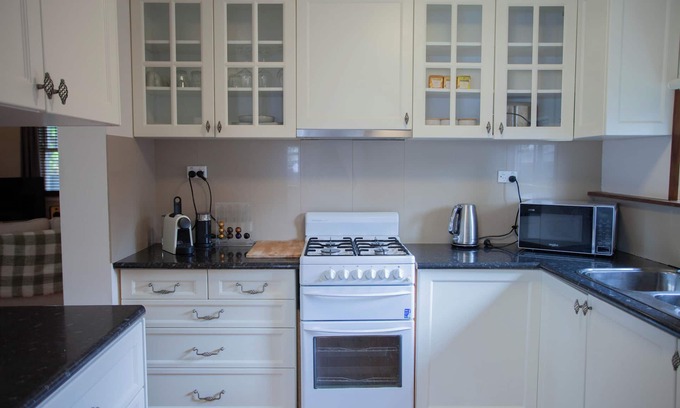Redan Casa | Welcome to Cosy Cottage – your peaceful 2-bedroom home in the heart of Ballarat