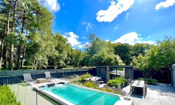 New Forest District Cabaña | Welcome to country living at its very finest.