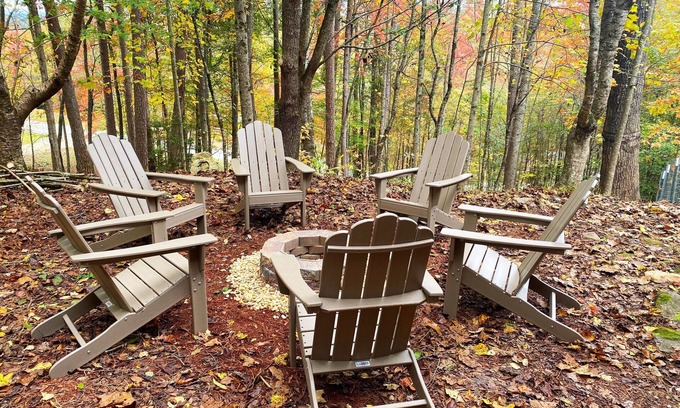 Blairsville Cabina | Welcome to Deer Ridge! Dog Friendly, 2 Bedroom and 2 Bath - sleeps 6.