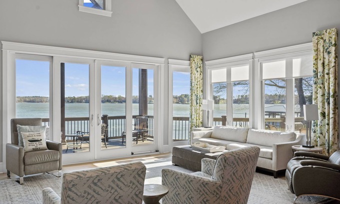 Troutman Casa | Welcome to Docks Orders - Amazing Lake Views & Amenities!