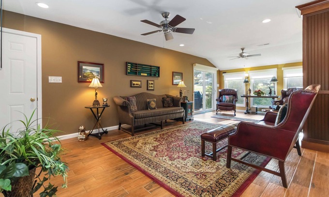 Bronston Condominio | Welcome to Double Eagle on Seven- Lake Cumberlands Elegant Golf Side Retreat