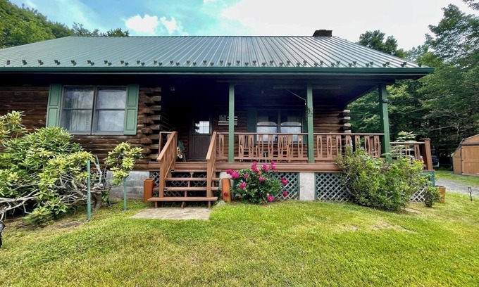 Livingston Manor Casa | Welcome to Elk Point! A cozy 2 BR/2 BA cabin with mountain views, woodstove, deck, and fire pit. Hiking trails right nearby, with Livingston Manor just a 10‑minute drive away.