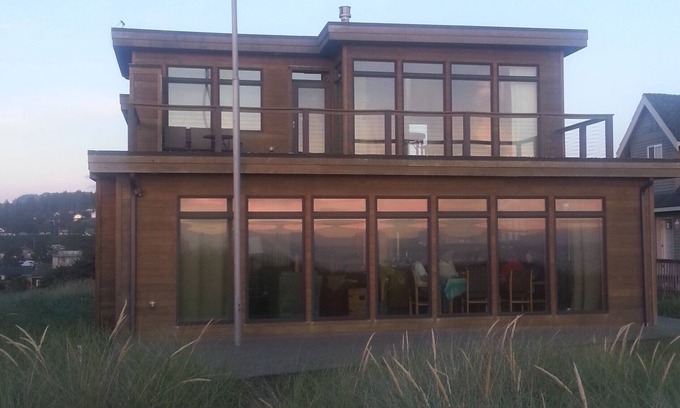 Oregon Coast Casa | Welcome to Flotsam! A stunning oceanfront home with iconic Haystack Rock views.