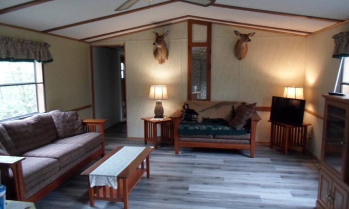 Arkdale Cabina | Welcome to Full Moon Cabin in the Woods