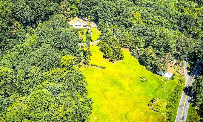 Tigerville Otro | Welcome to Glassy Mountain Farmhouse in North Travelers Rest. Be our guest!