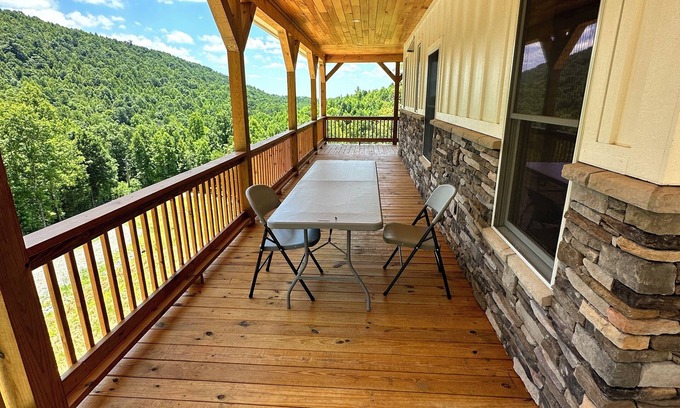 Lenoir Cabina | Welcome to Green mountain! Our dream made reality…