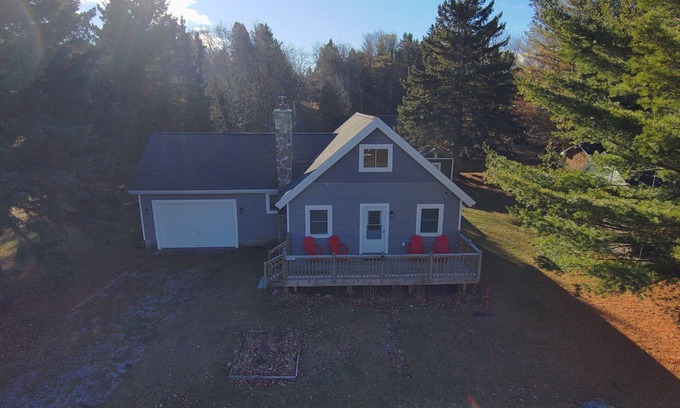 Grand Marais Casa | Welcome to Le Chalet in Grand Marais - walking distance to Lake Superior & more!