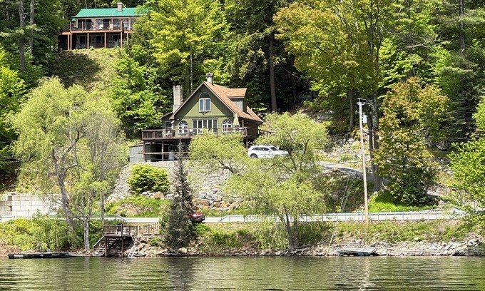Hadley Casa | Welcome to Ledgerock, A 3-bedroom Lake Front house on The Great Sacandaga Lake.