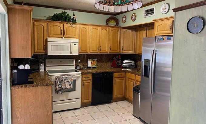 Hialeah Casa | ¡BIENVENIDO A MIAMI Y DESCANSA EN CASA MARIA < 4 Mi de MIA!