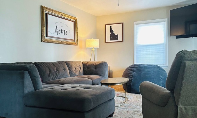 Mountain Home Casa | Welcome to our centrally located, Mountain IdaHome