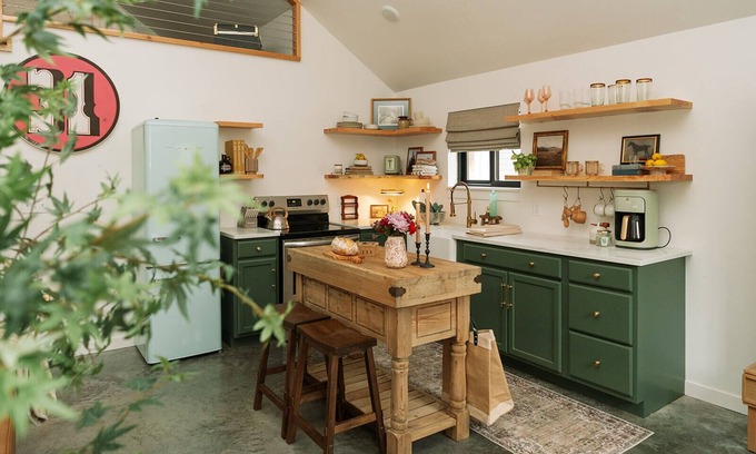 Hamilton Casa | Welcome to our charming Montana cottage with a cozy traveler’s inn twist! .