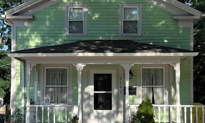 Dexter Casa | Welcome to our charming 1850's cottage-style home - Frances House
