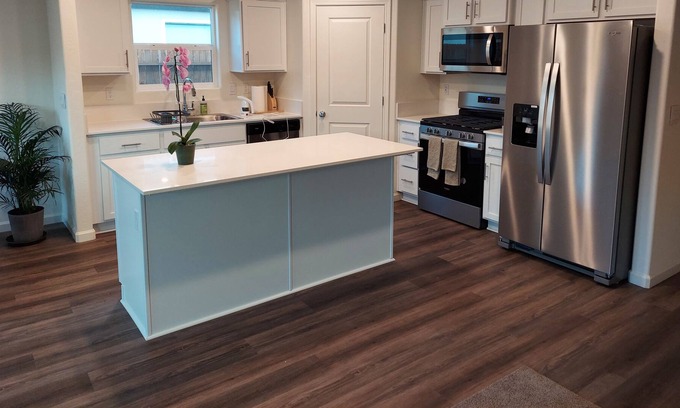 Merced Casa | Welcome to our cozy 4 bed home with modern amenities.