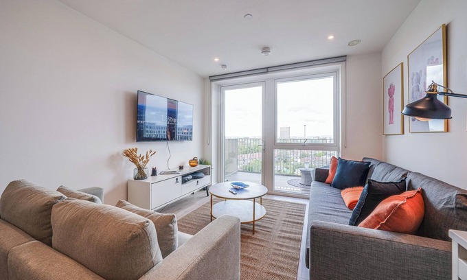 Alperton Apartamento | Welcome to Plotseeker’s Modern 2-bedroom flat in Wembley, just minutes from Wembley Stadium and with direct access to Central London and Heathrow. Ideal for families, couples, and business travelers.