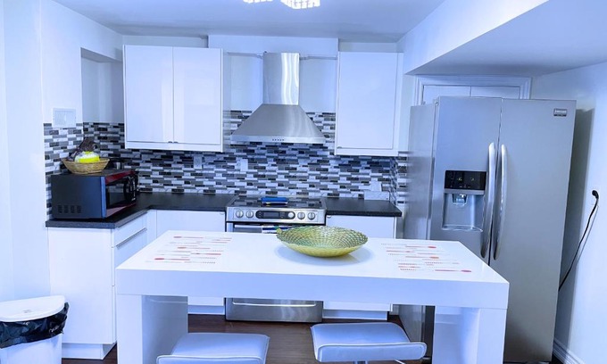 Innisfil Apartamento | WELCOME TO PREMIUM LIVING PLACE/2 BEDROOMS SUITE