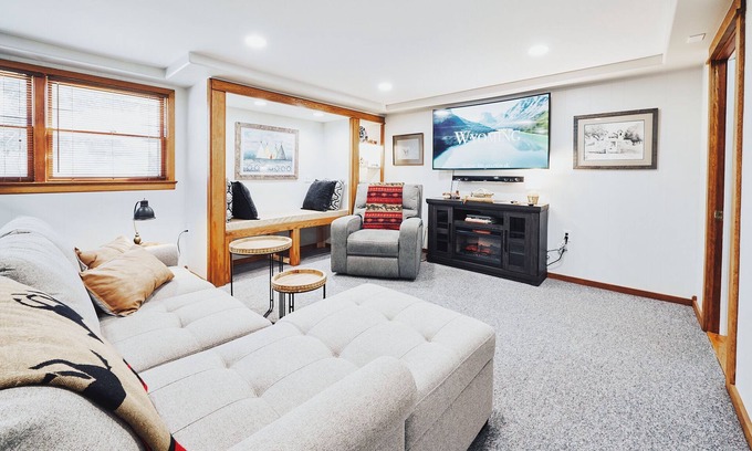 Sheridan Casa | This house is a 4 bedroom(s), 2 bathrooms, located in Sheridan, WY.