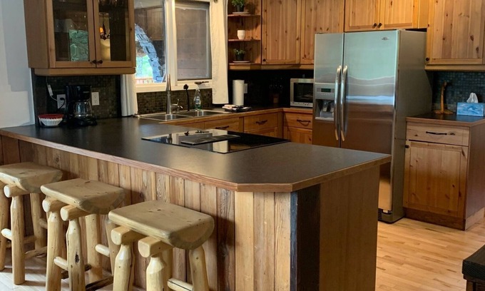 East Kootenay Cabina | Welcome to Skala Lodge 4BR, 4Season, 4Family fun