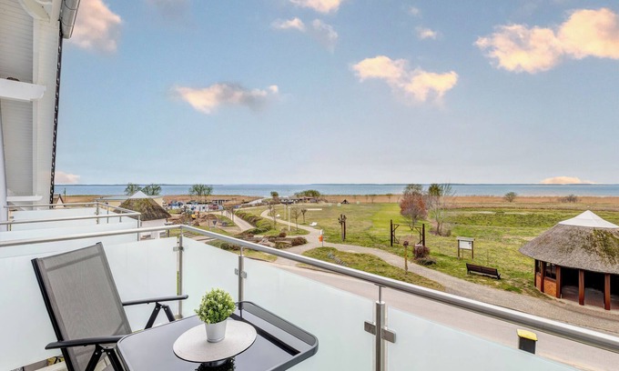 Loddin Apartamento | Welcome to the Achterwasserblick 4 vacation apartment in the Baltic seaside resort of Loddin