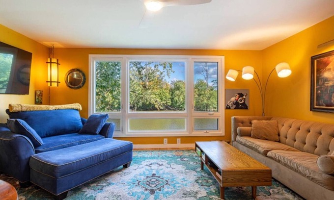 New Paltz Casa | Welcome to The Boathouse! Waterfront/Boats/Hot tub
