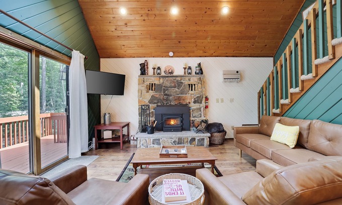 Hamlin Casa | Welcome to The Chalet Getaway in the Hideout!
