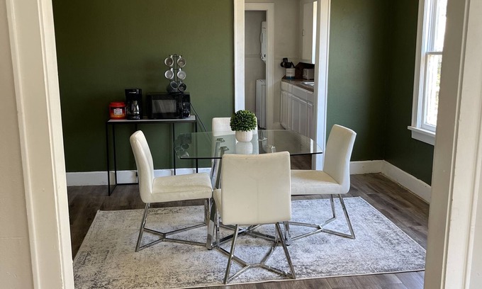 Highland Historic District Casa | WELCOME TO THE DELIGHTFUL DALZELL!