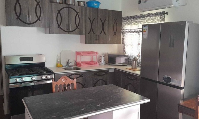 Union Island Casa | Welcome to The Home Hotel Village House, the perfect haven for large groups.