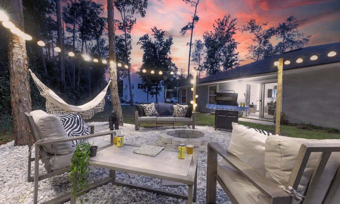 Southside Casa | Welcome to the Jungle! Jacksonville Beach/Mayo Clinic/UNF/Shopping