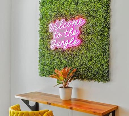 Maxwell Casa | Welcome to the Jungle NEW 4bd Suite in East Nash